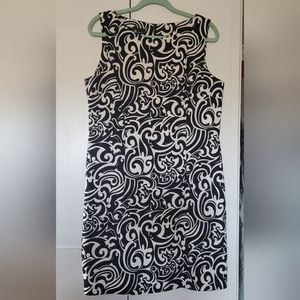BLACK & WHITE FITTED DRESS
